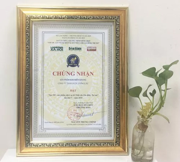 Giải thưởng “Top 100 sản phẩm, dịch vụ tốt nhất cho Gia đình, Trẻ em” -  Kim Miễn Khang nhận năm 2018 